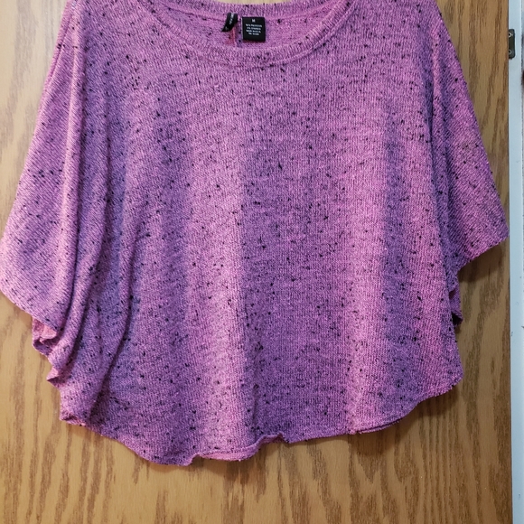 Very cute, purple/pink sweater with "wing" sleeves and open bottom. - Picture 6 of 6